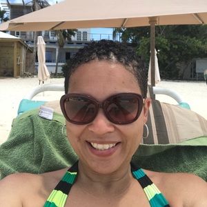 Meet your Posher, Casey